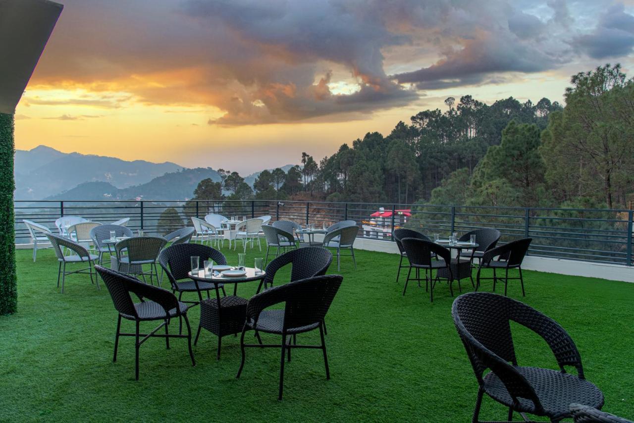 Апартаменты Hillcrest Uphills Касаули Экстерьер фото