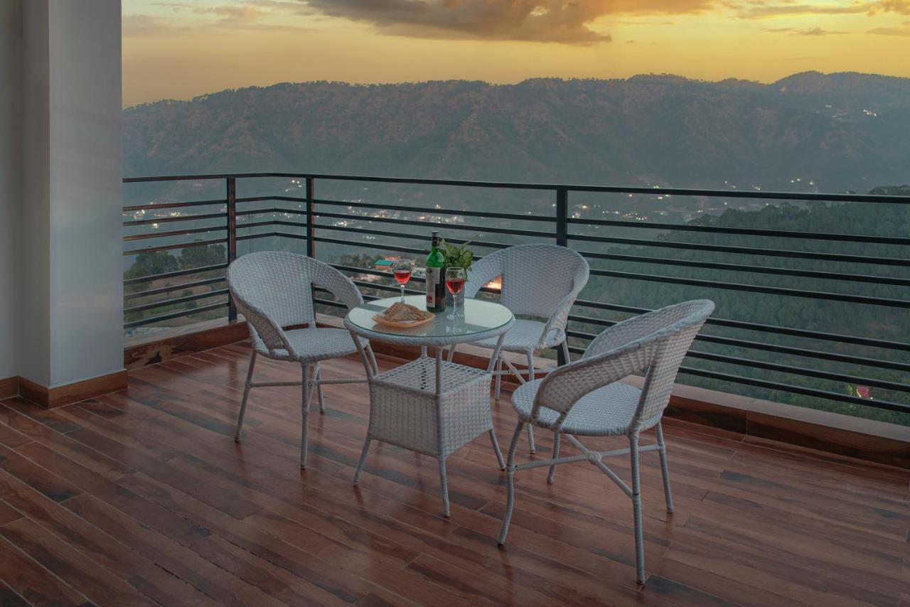 Апартаменты Hillcrest Uphills Касаули Экстерьер фото